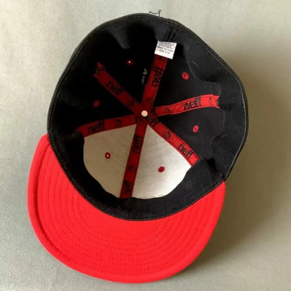 NEFF Black &‎ Red SnapBack Hat Wool Blend Size S/M